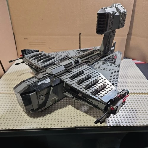 LEGO Star Wars: The Justifier (75323) no figs