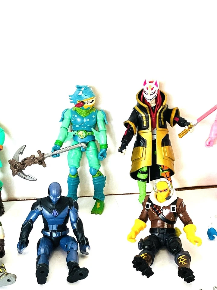 Lote de figuras surtidas Fortnite (9) algunos accesorios jazwares Foto 4 de 4