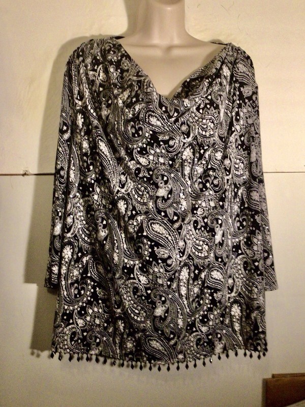 MSK PLUS SIZE 3X TOP NWOT BLACK WHITE PAISLEY PRINT EMBELISHED BEADED HEMLINE