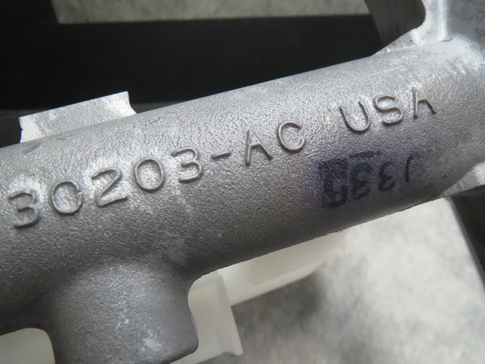 Nuevo cilindro maestro de freno para Mazda B4000 1994 - Hecho en EE. UU. - ¡Envío rápido! Foto 4 de 4