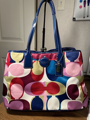 Coach Women's F1076-F15662 Signature Scarf Print Shoulder Bag Kiss