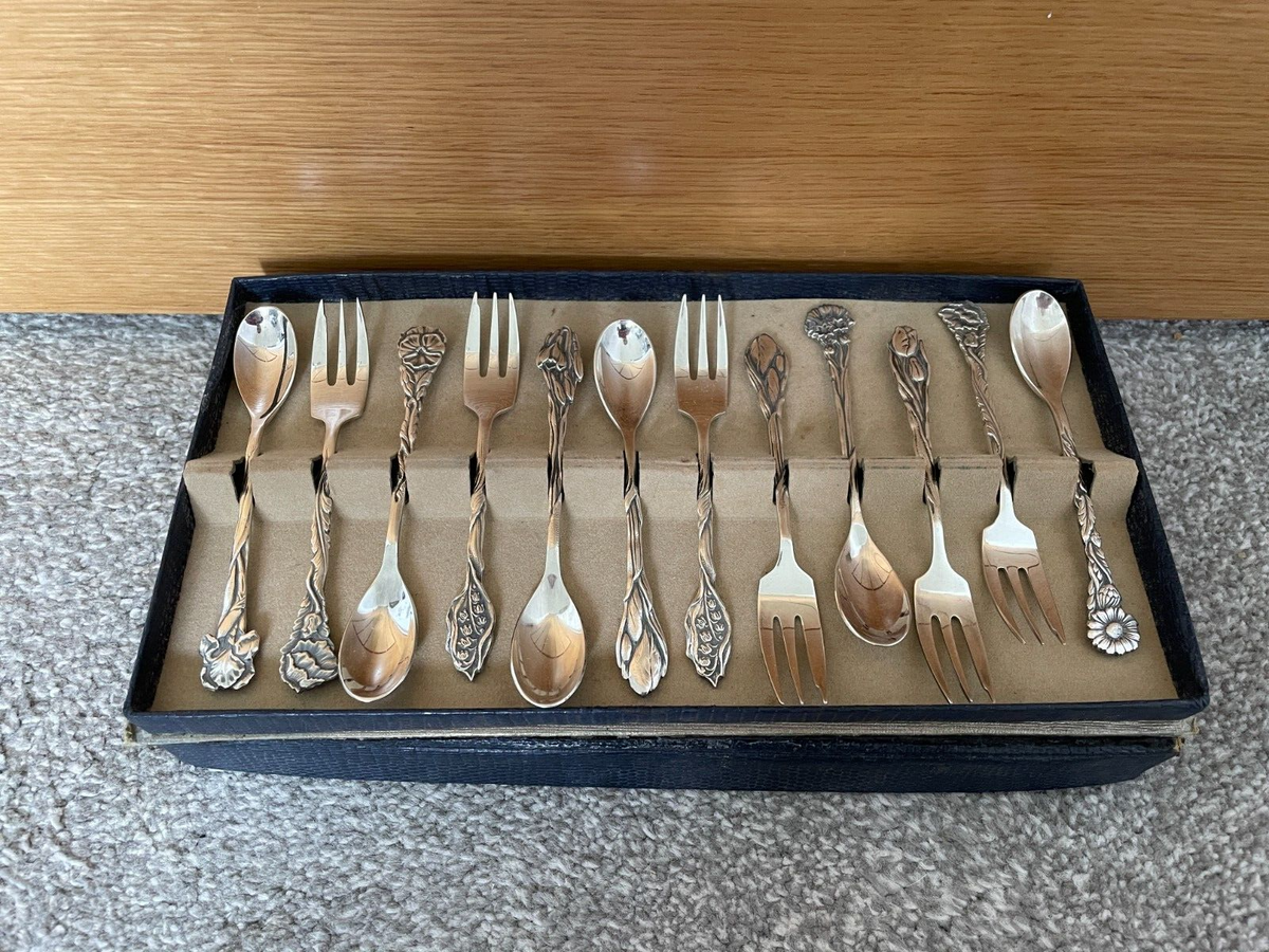 GERO ZILVIUM SILVER PLATED SET OF 12 ANTIQUE SPOONS & PASTRY FORKS