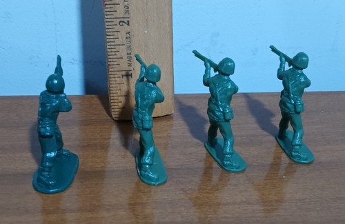 Vintage Dark Green Classic Little Plastic Army Men Soldier Figures - Picture 8 of 24
