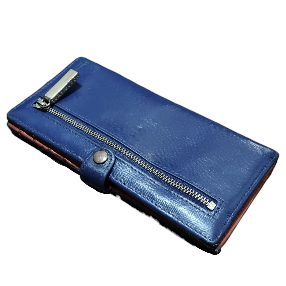 Carteira envelope fina de couro Tory Burch Saffiano azul com contraste interno *Leia  - Imagem 4 de 4