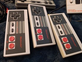 Nintendo (NES) Game Console with controller and games lot! (See description)