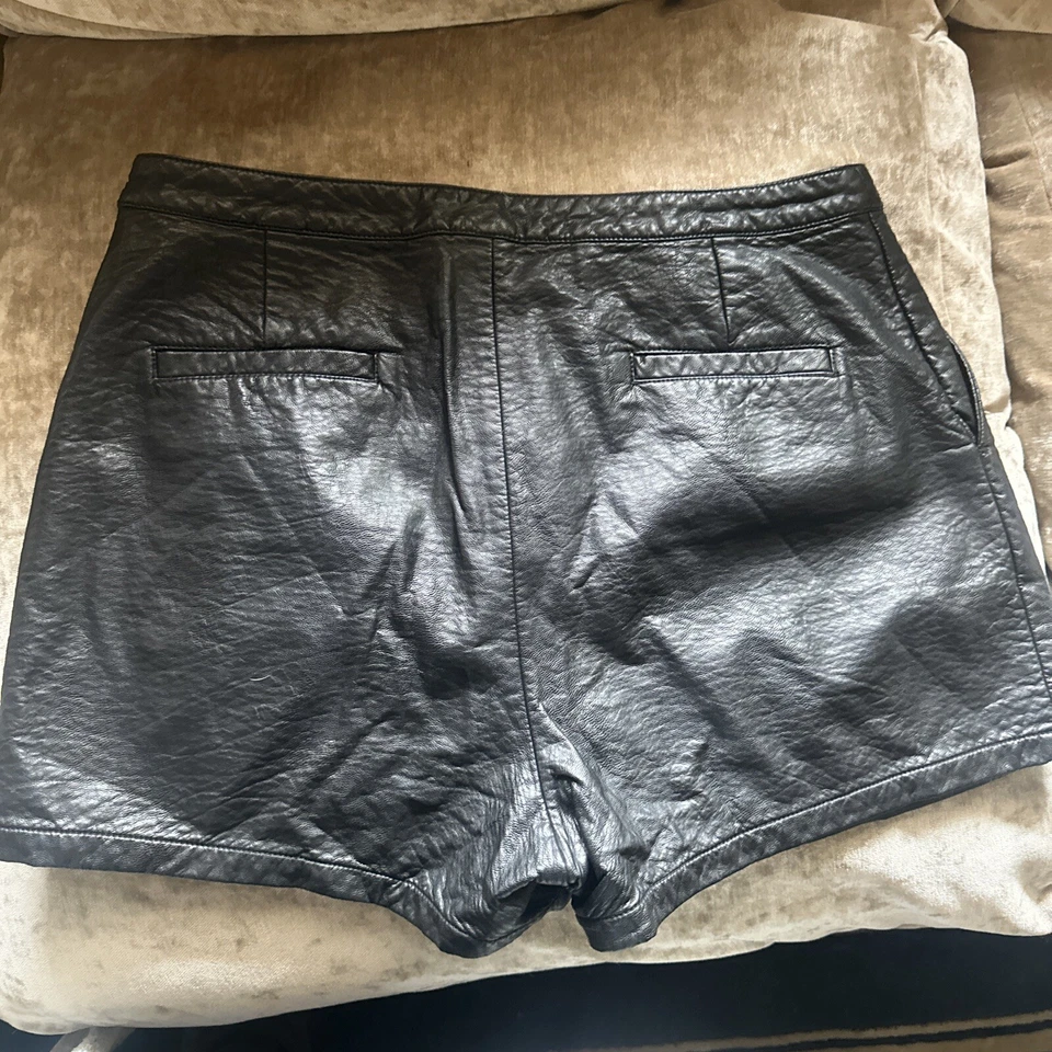 Dolce Vita из искусственной кожи нарядные шорты карманы черный размер L - Изображение 2 из 4
