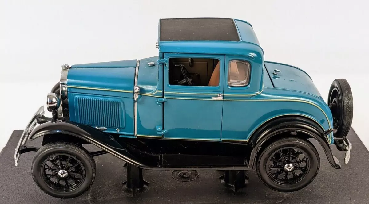 1 18 1931 Ford Model A Coupe By Motor City Classics Diecast Car Fair Condition