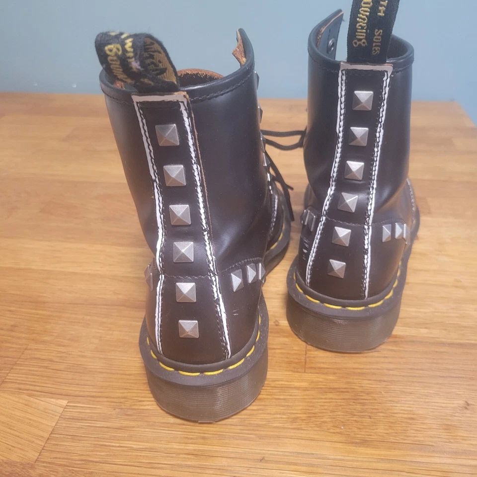 Dr. DOC MARTENS Unisex 1460 Studded Black Leather Boots GOTH PUNK METAL M5 W6 - Image 2 of 4