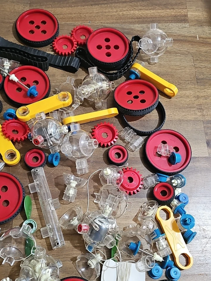 LARGE LOT Vintage Capsela Parts Lot 3 Motors See Pics - Image 3 of 4