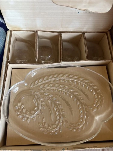 Vintage (1950’s) Federal Glass Co Homestead Snack Set. New In Box. 8 Pieces.