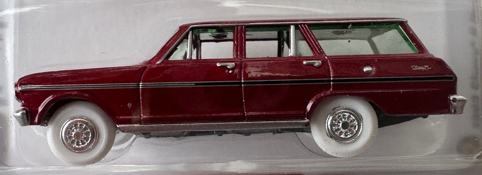 AMT 1202 1/25 1963 Chevy II Nova Station Wagon Craftsman Plus Series