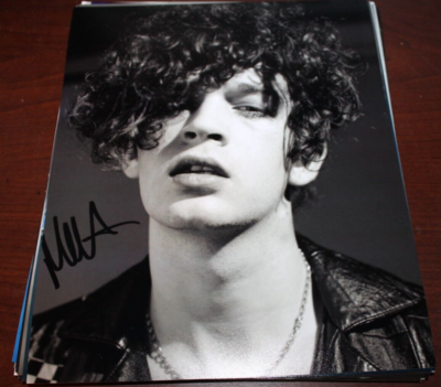 The 1975 セットリスト　サイン入り 限定1枚　Matt Healy THE 1975 SIGNED MATT HEALY CONCERT 8X10 B | eBay