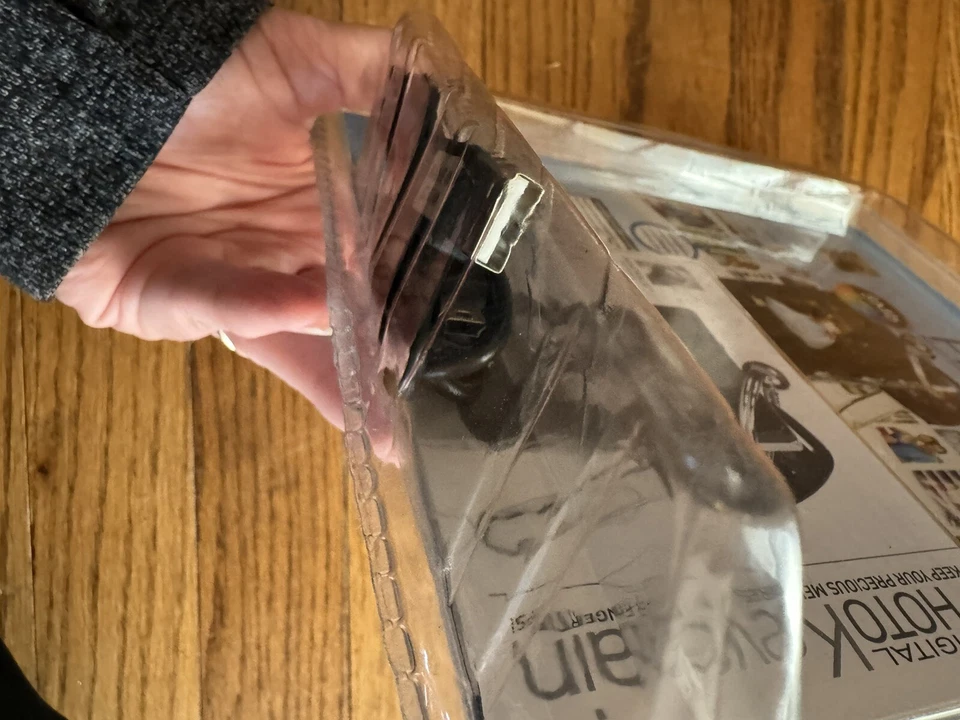 Digital Photo Keychain * Neat Item * (Innovage Products, 2007) Brand New Sealed! - Image 2 of 3