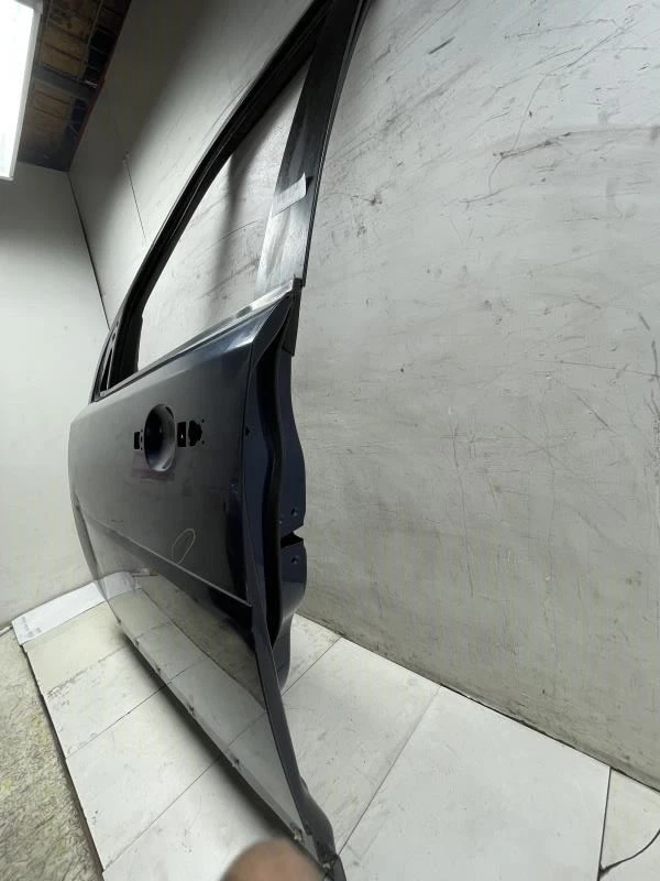 Land Rover LR2 SE 2008 carcasa de puerta del conductor delantera izquierda OEM+ (azul báltico) Foto 3 de 4