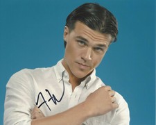 FINN WITTROCK SIGNED AUTHENTIC 'AMERICAN HORROR STORY' 8x10 PHOTO B w/COA ACTOR