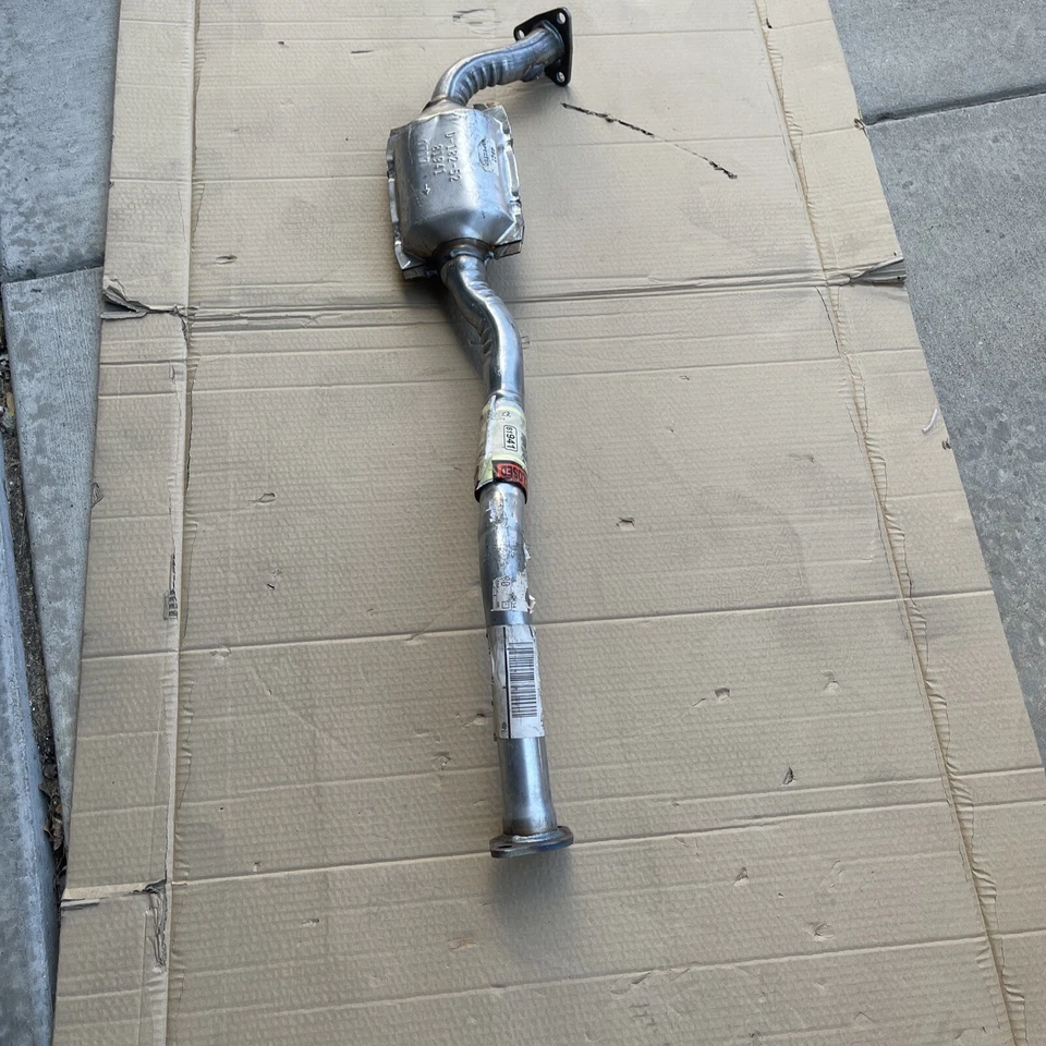 New Oem Walker 81941 CalCat CARBDirect Fit Catalytic Converter Fits See Desc. - Image 2 of 4