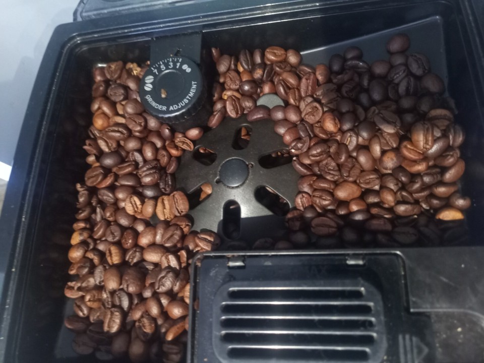 De'Longhi ETAM29.510.SB BeantoCup Automatic Coffee Machine Silver