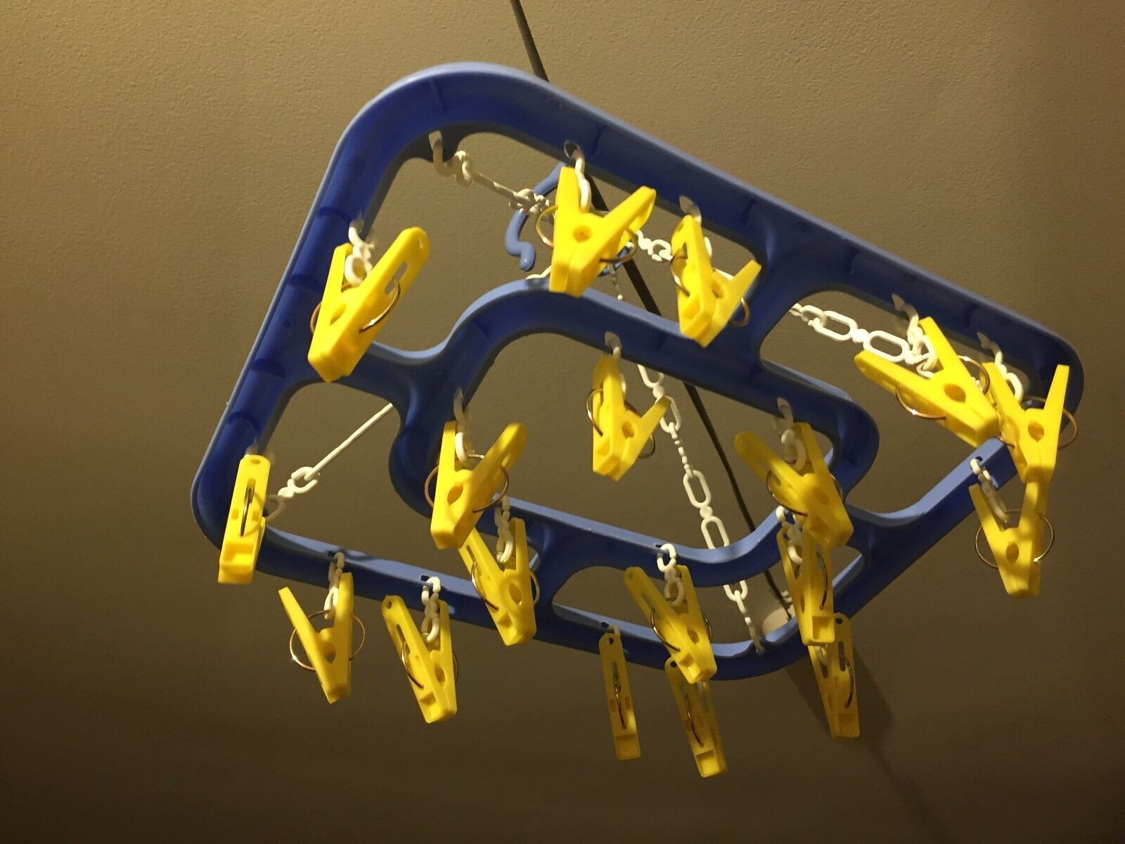 1 Delux Clothes Sock Drier Dryer Hanger Laundry 18 Pegs Airer Indoor