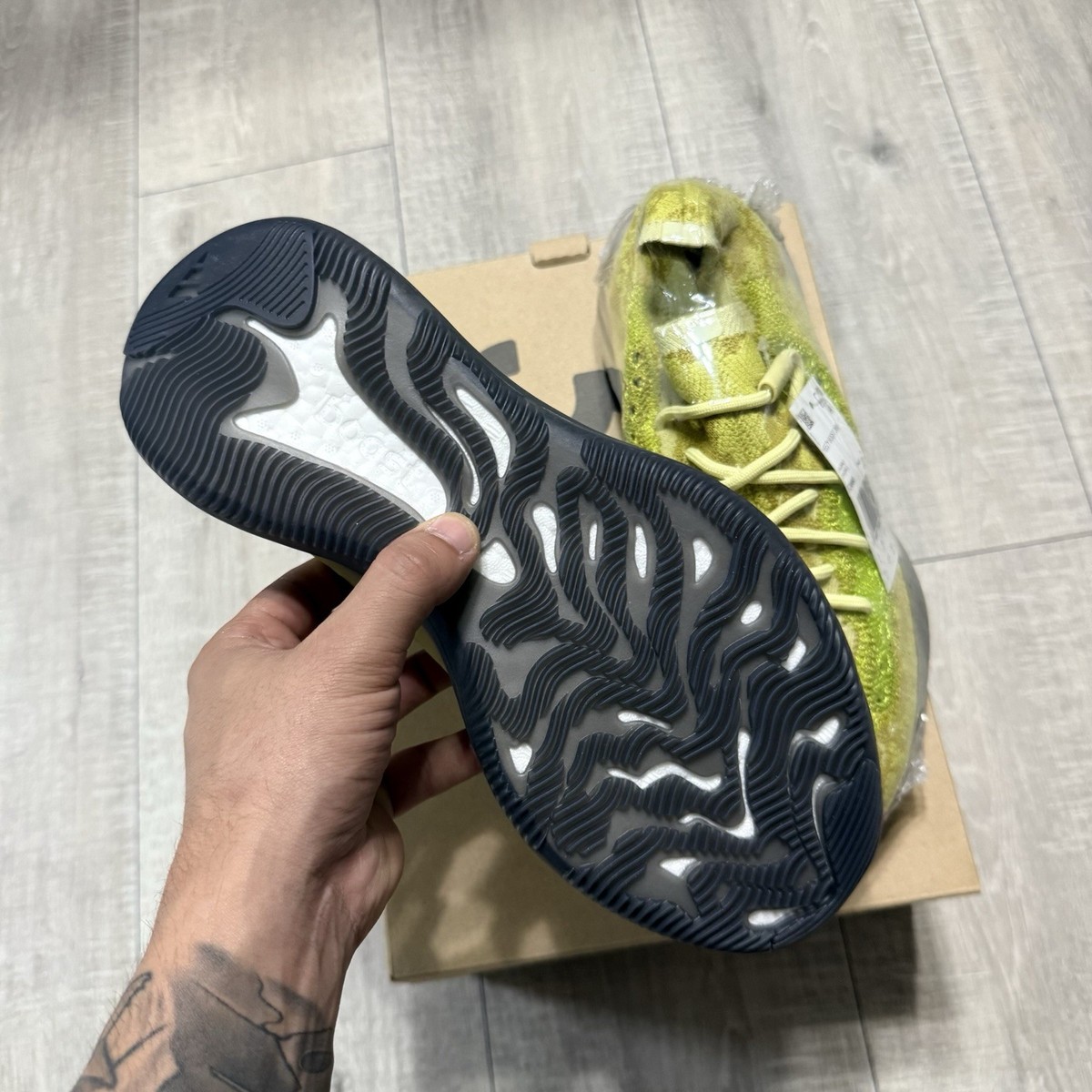 Adidas Yeezy Boost 380 Hylte Shoes Yellow FZ4990 Size 9.5  display picture 1