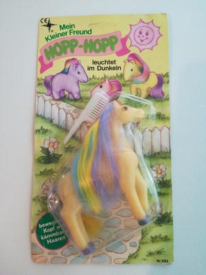 Eurasia Toys Mein kleiner Freund Hippo Hopp Pferd leuchtet im Dunkeln mit Haaren