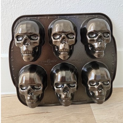 Nordic Ware Mini Skull Cakelet Pan 6 Cast Aluminum Bronze Halloween spooky