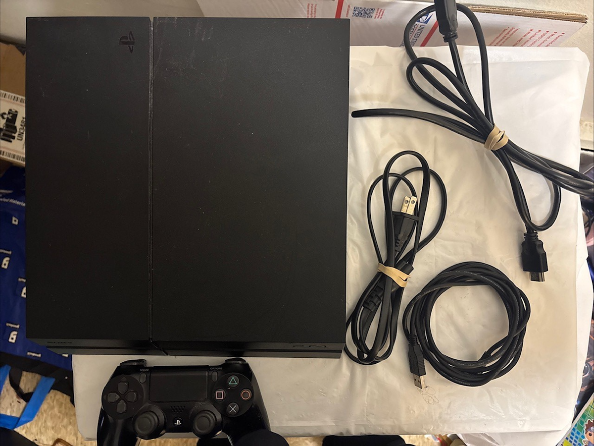 Sony PlayStation 4 (PS4) Console - 1 TB HDD (CUH1215A) Bundle | eBay