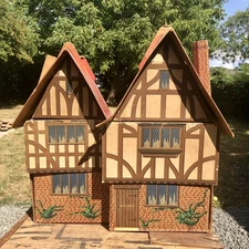 DINKY PRE WAR DOLLY VARDEN DOLLS HOUSE VERY RARE