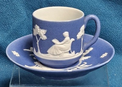 Unmarkiert Jasperware Blau Kaffeedose und Untertasse