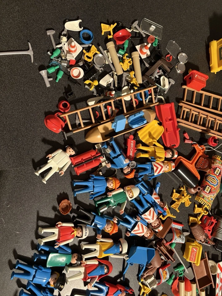 Vintage 1980s Playmobil People Animals And Many Many Things. - image 3 of 4