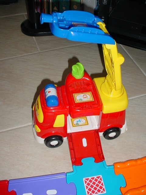 V Tech toot toot large fire stand alone or attach to good 