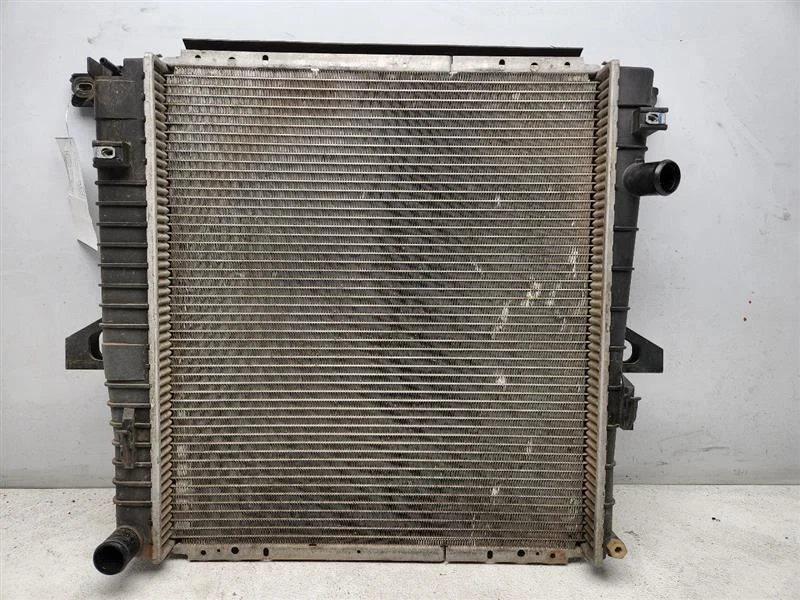 Radiador Mazda B-2300 2001-2010 OEM 1F8315200 Foto 2 de 4