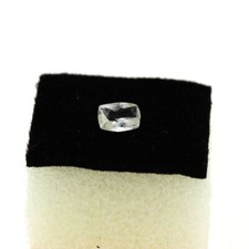 Pierres et Minéraux. 0.32 cts ARAGONITE . IF République Tchèque.
