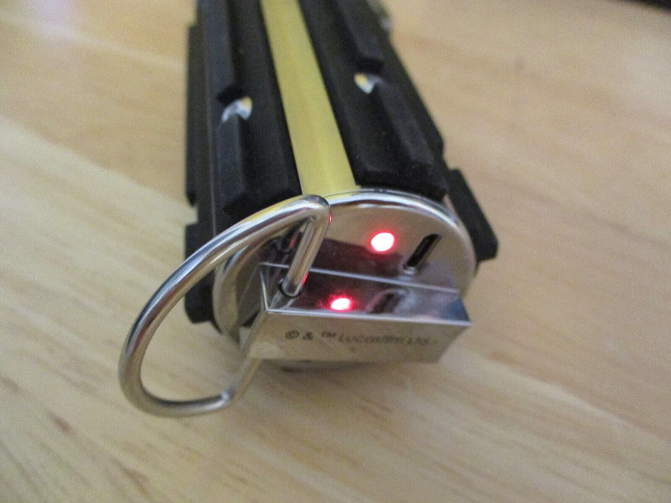 Lenovo Jedi Challenges VR juego sable de luz solamente Foto 4 de 4