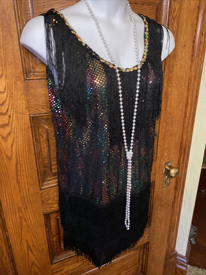 VESTIDO E COLAR FLAPPER FEMININO CALIFORNIA FANTASIAS com franja múltipla lantejoulas, tamanho M - Imagem 4 de 4