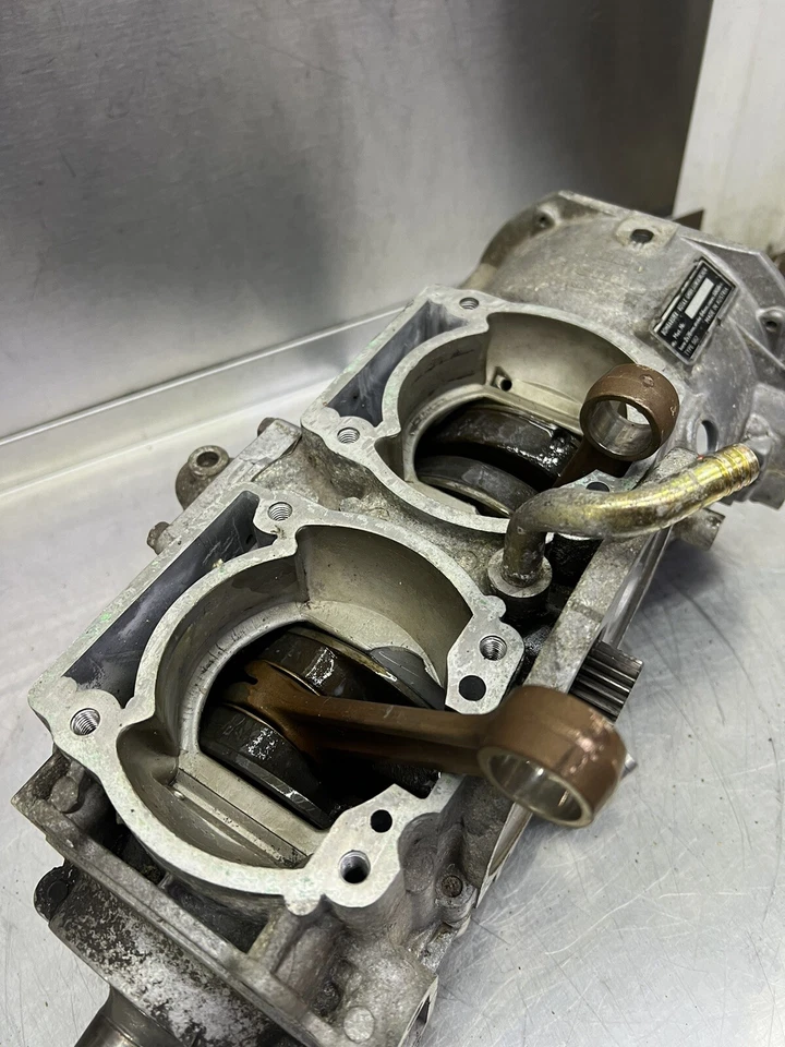 96 95 93 94 Ski-Doo Grand Touring 580 caja de cigüeñal del motor Rotax extremo inferior Foto 3 de 4