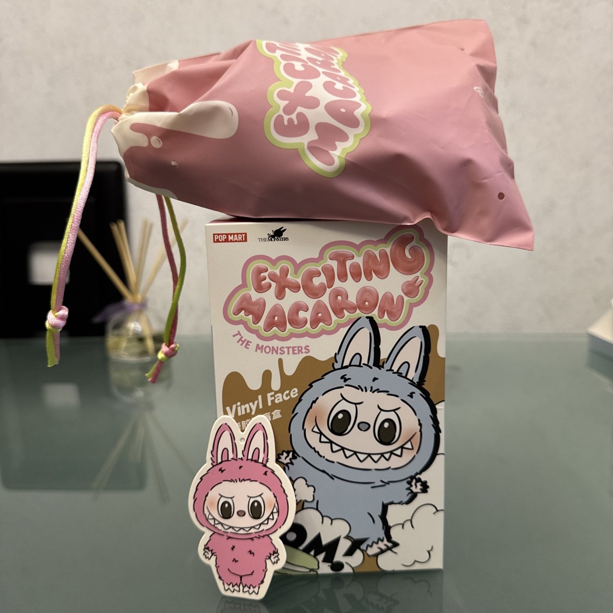 POPMART ラブブ　macaron Lychee Berry Pop Mart Labubu The Monsters Exciting Macaron Lychee Berry