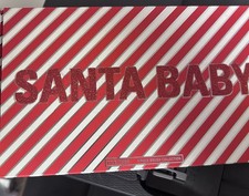 Pinceles de sombra de ojos raros coleccionables Kylie Jenner “Santa Baby” ❤️❤️