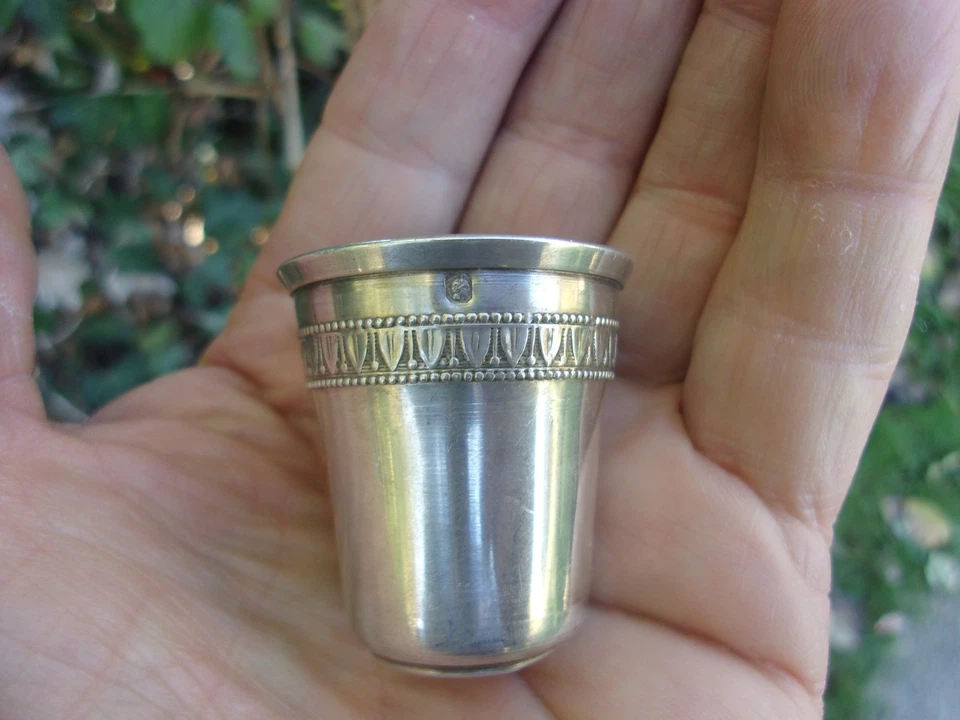 LOT 8 GOBELETS ARGENT MASSIF  MINERVE   HAUTEUR  4 CM X POIDS 90 GRAMMES - Photo 3/4