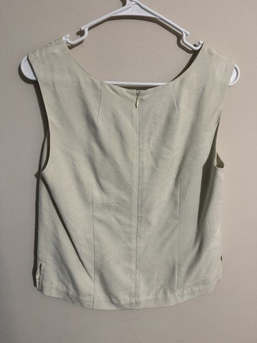 Tommy Bahama Size 8 Tank Top Shirt Women Cream Seashell Sleeveless 100% Silk - Picture 2 of 8