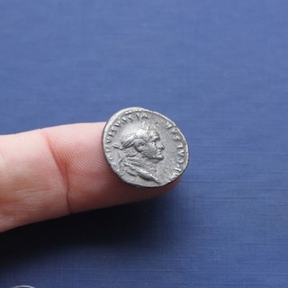 Imperial Roman Silver Coin Denarius Unresearched / Unidentified