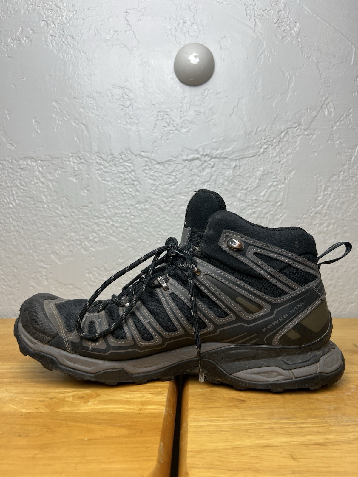 Scarpa da trekking Salomon X Ultra Mid 2 GTX nera stringata outdoor uomo 8 ottime condizioni