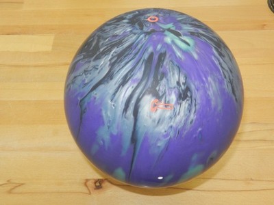 NIB 14# Hammer Maximum Effect Bowling Ball - 14.3/3-4