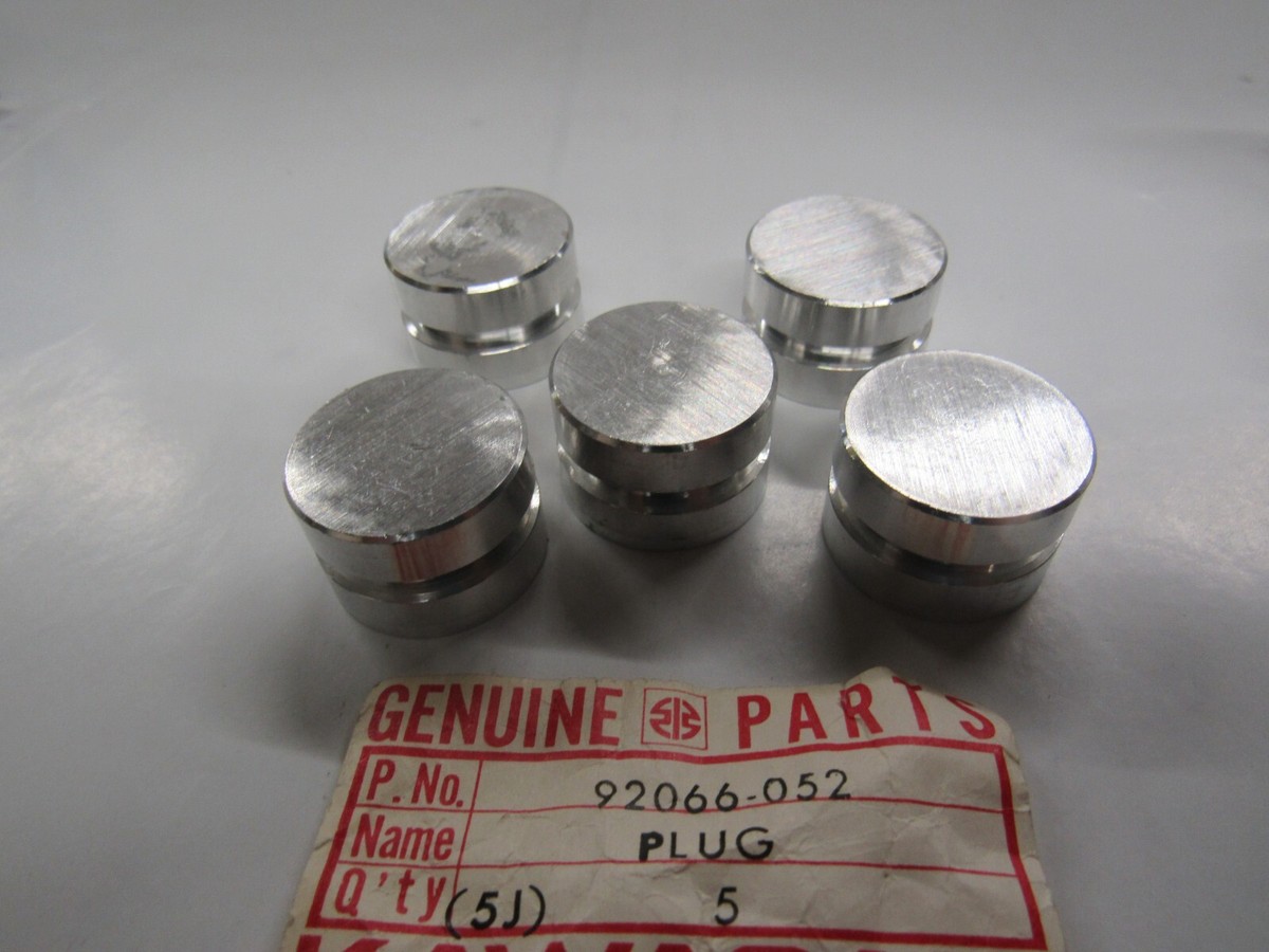 NOS GENUINE Kawasaki KZ750 76-83 Cylinder Head Plug 92066