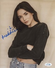 Maddison Jaizani Nancy Drew Autographed Signed 8x10 Photo ACOA  2020-10