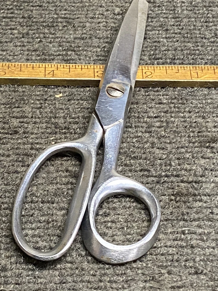 Vintage Case XX 8” Curved Scissors USA Ready To Work - Image 4 of 4