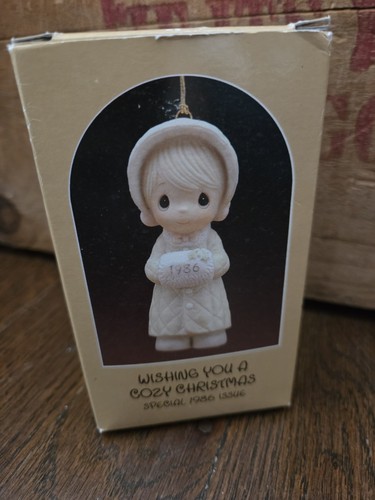 Vintage Precious Moments "Wishing You A Cozy Christmas" 1986 #102342 - Picture 9 of 9