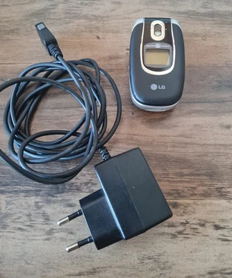 LG C3320 Schwarz, Silber Klapphandy - Bild 1 von 4