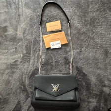 Louis Vuitton Black Small Shoulder Bag Chain ...
