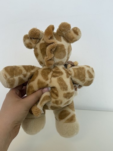 Humatt Buttons Giraffe Plush Soft Toy with Baby 10" - Picture 6 of 6