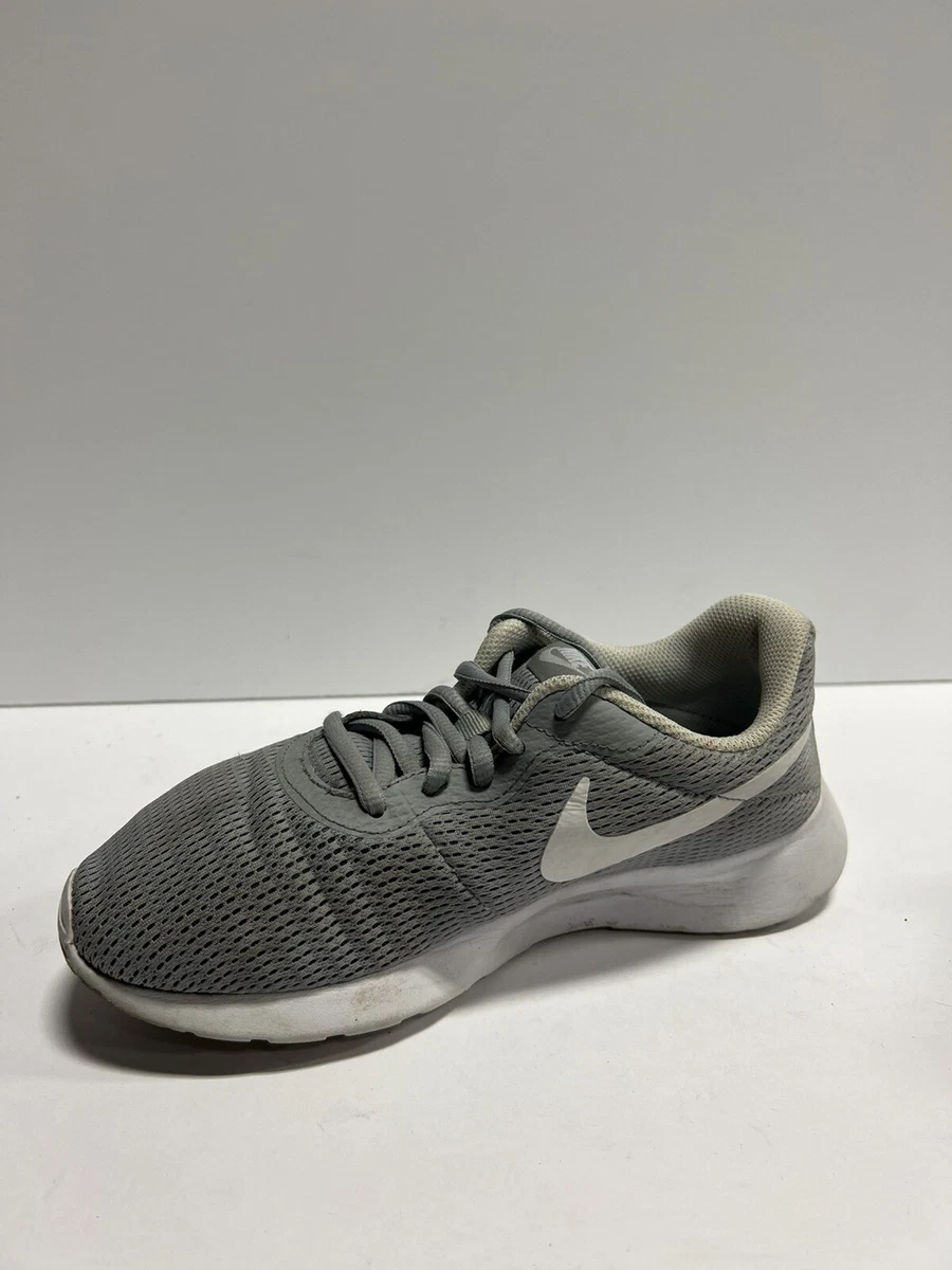 Women's nike sales tanjun wide
